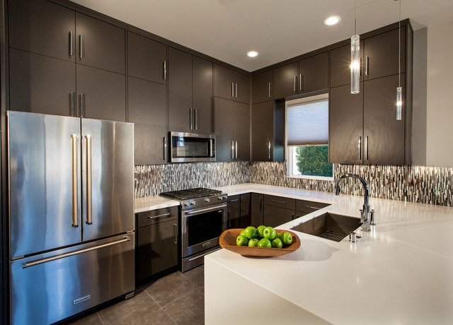 Modern Contemporary in Gray moderne-koekken