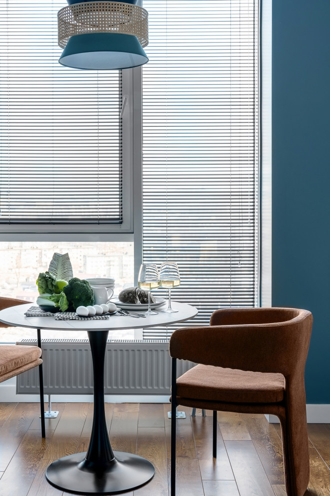 Яркий универсальный интерьер квартиры для сдачи в аренду