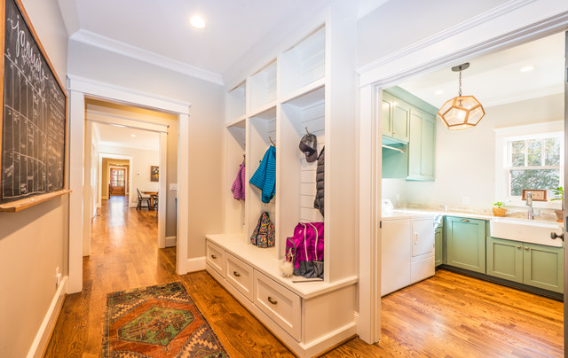 Mud Entry / Laundry amerikansk-craftsman-entre