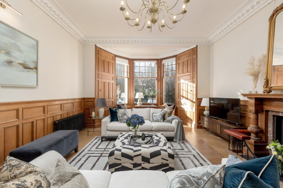 This is an example of a traditional living room in Edinburgh.