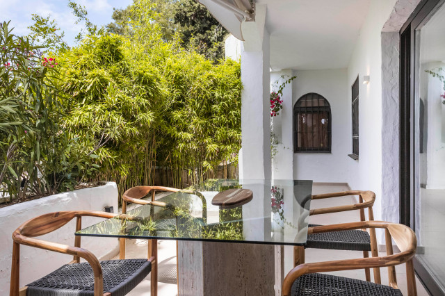 LOMAS DEL MARBELLA CLUB coastal-balcony