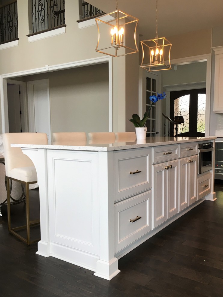 Elegant kitchen in white and blue