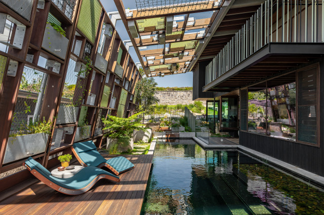 Holocene House trendy