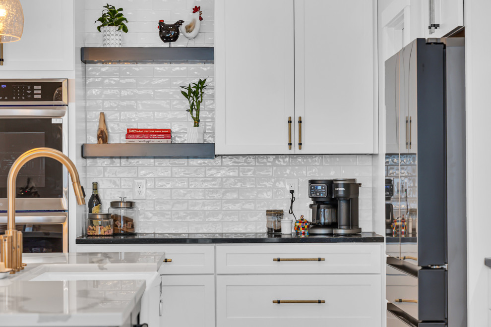 Home design - transitional home design idea