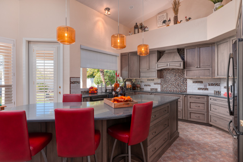 Transitional kitchen photo in Phoenix