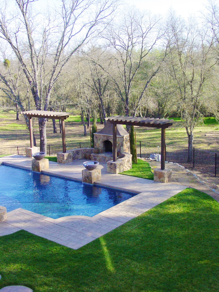 Design ideas for a traditional pool in Sacramento.
