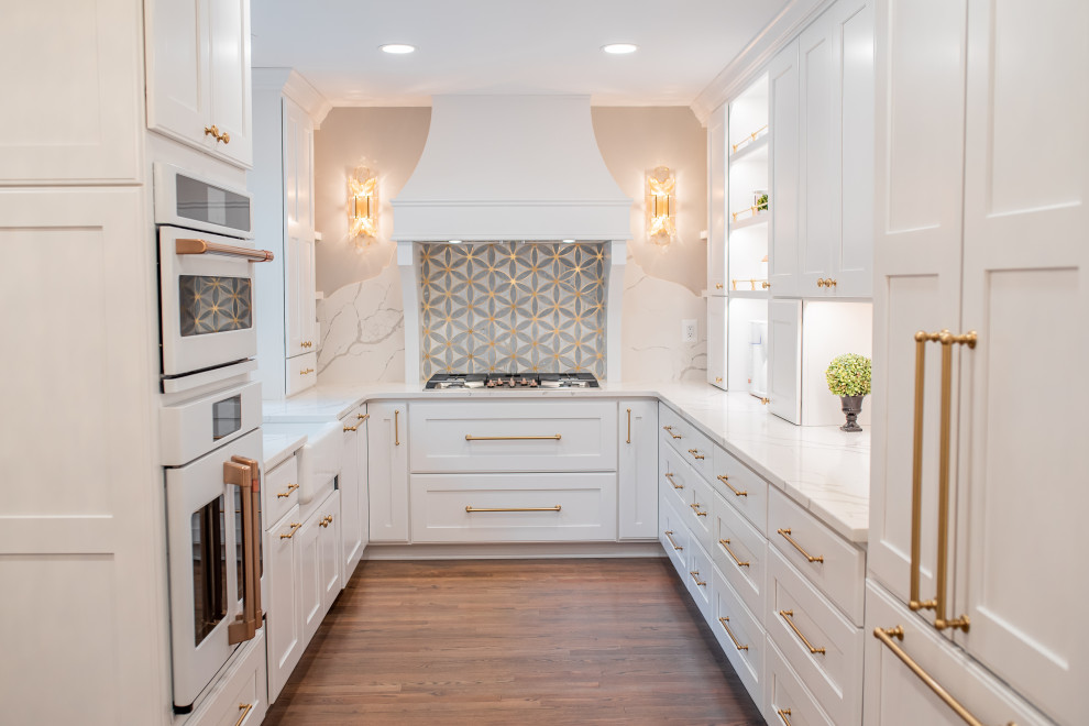 Kitchen - transitional kitchen idea in Baltimore