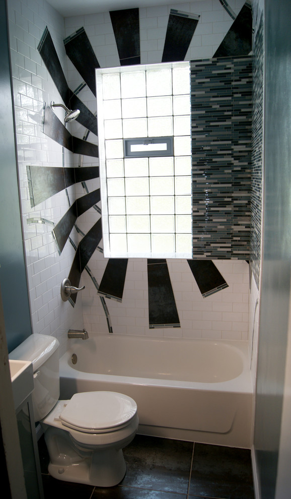 Eclectic home design photo in Cincinnati