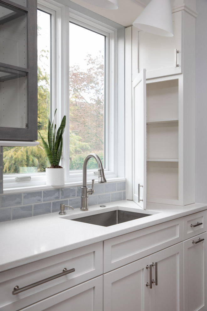 Home design - transitional home design idea