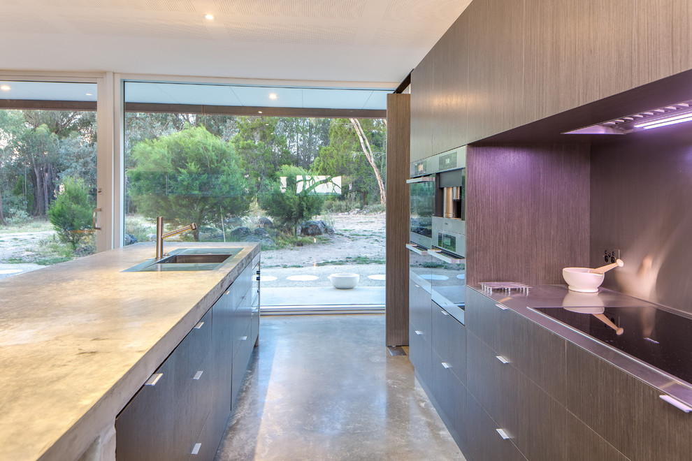 Inspiration for an industrial kitchen in Melbourne.
