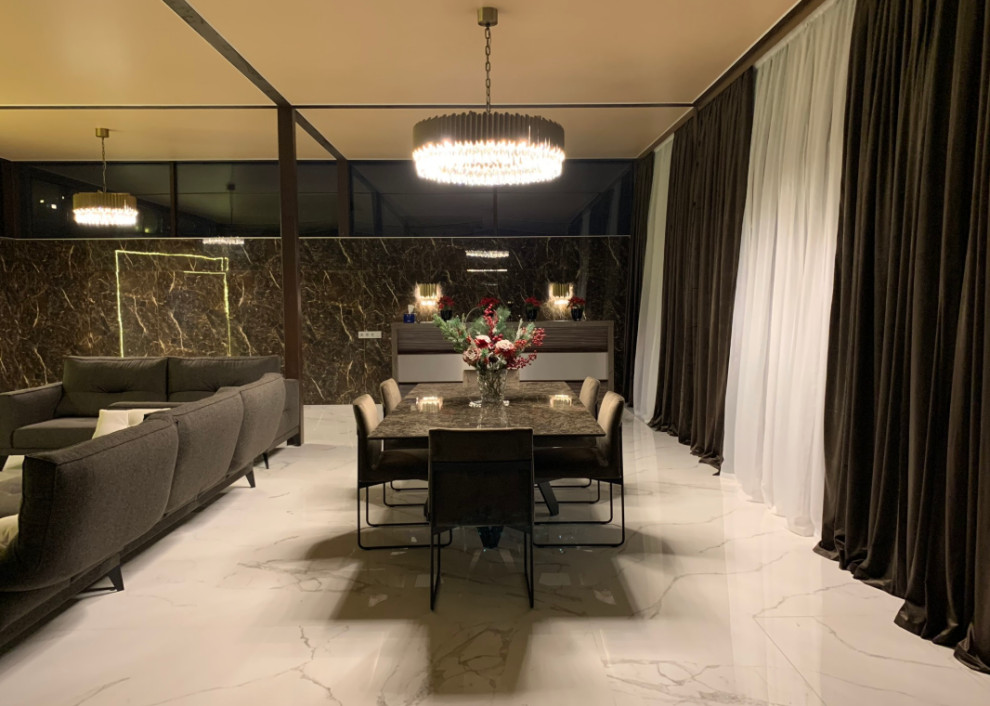 Крытая веранда на крыше в центре Москвы