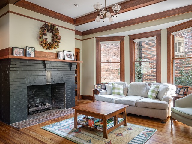 Reborn in Ansley amerikansk-craftsman-vardagsrum