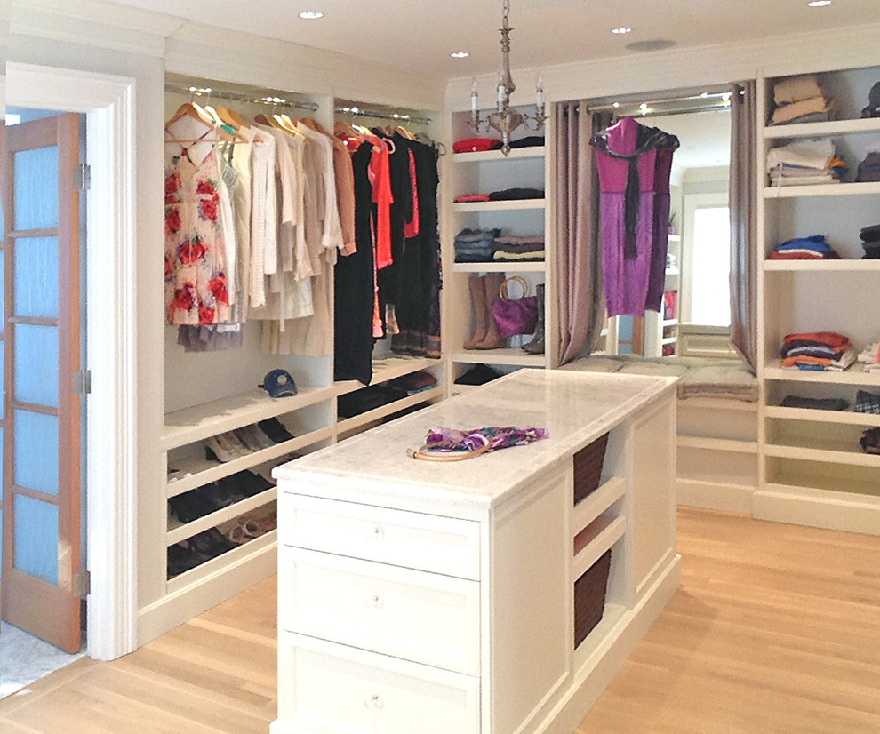 Inspiration for a transitional storage and wardrobe in Boston.