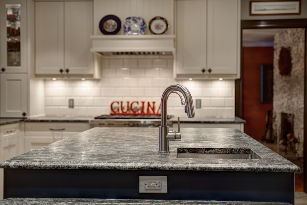 Transitional kitchen photo in Calgary
