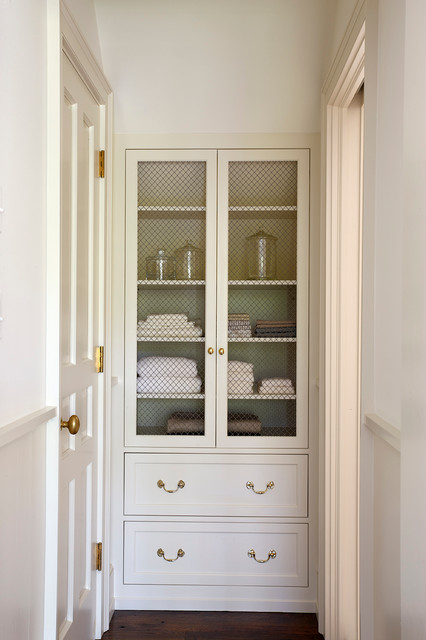 Williamsburg Colonial klassisk-opbevaring-og-garderobe