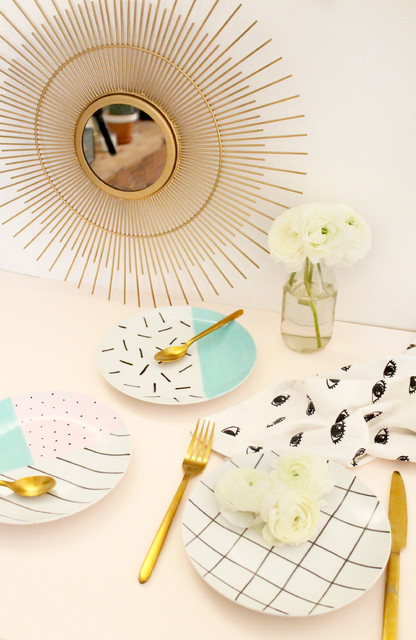 DIY : Peindre des assiettes en céramique pour personnaliser son dressage de  table