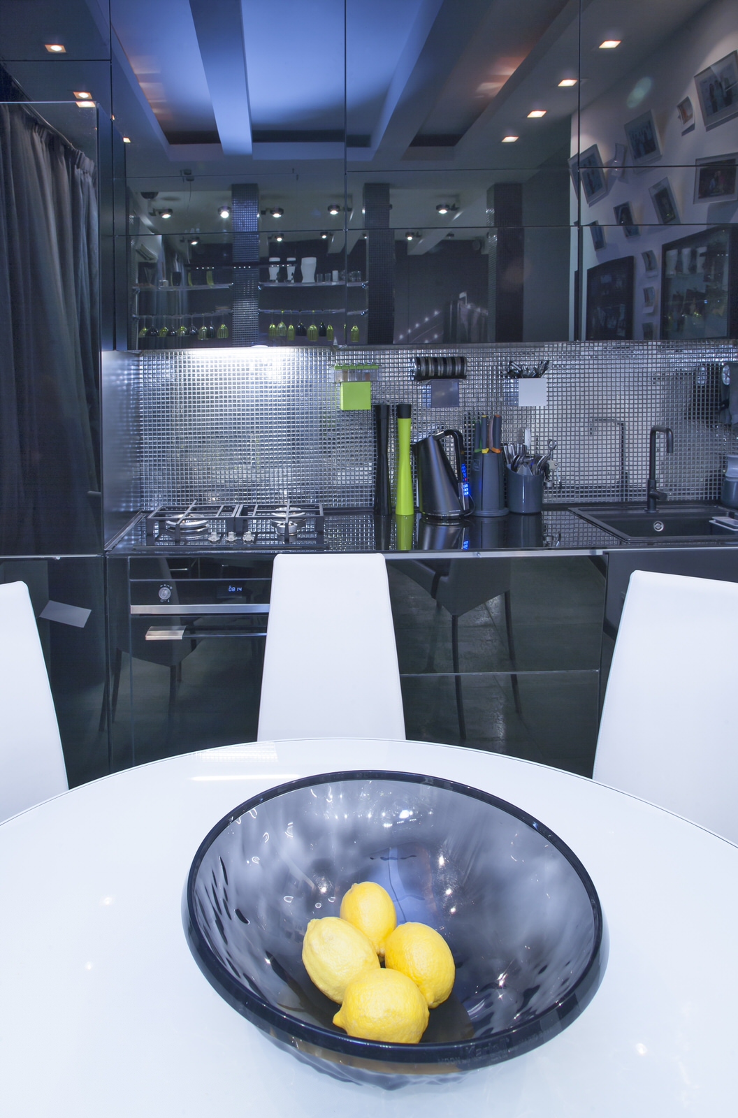 КВАРТИРА-СТУДИЯ 61,17 M2, В СТИЛЕ ПОП-АРТ НА САВВИНСКОЙ НАБ.