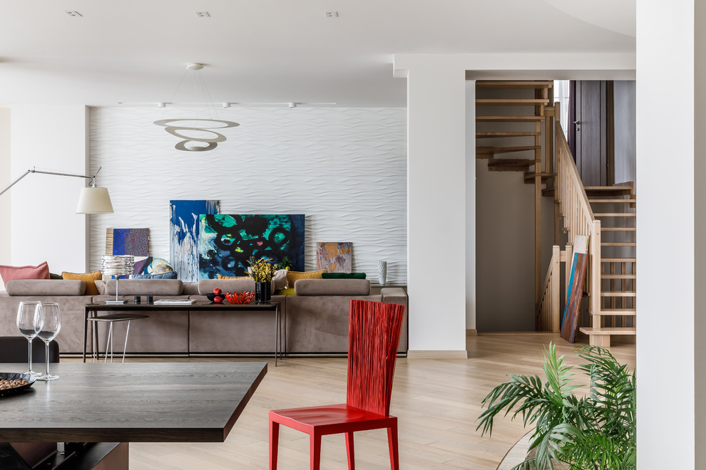 Интерьер частного дома с яркими акцентами