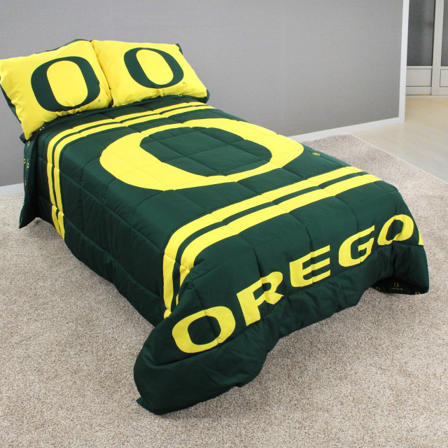 Oregon Ducks Reversible 3 Piece Comforter Set, Queen Contemporary