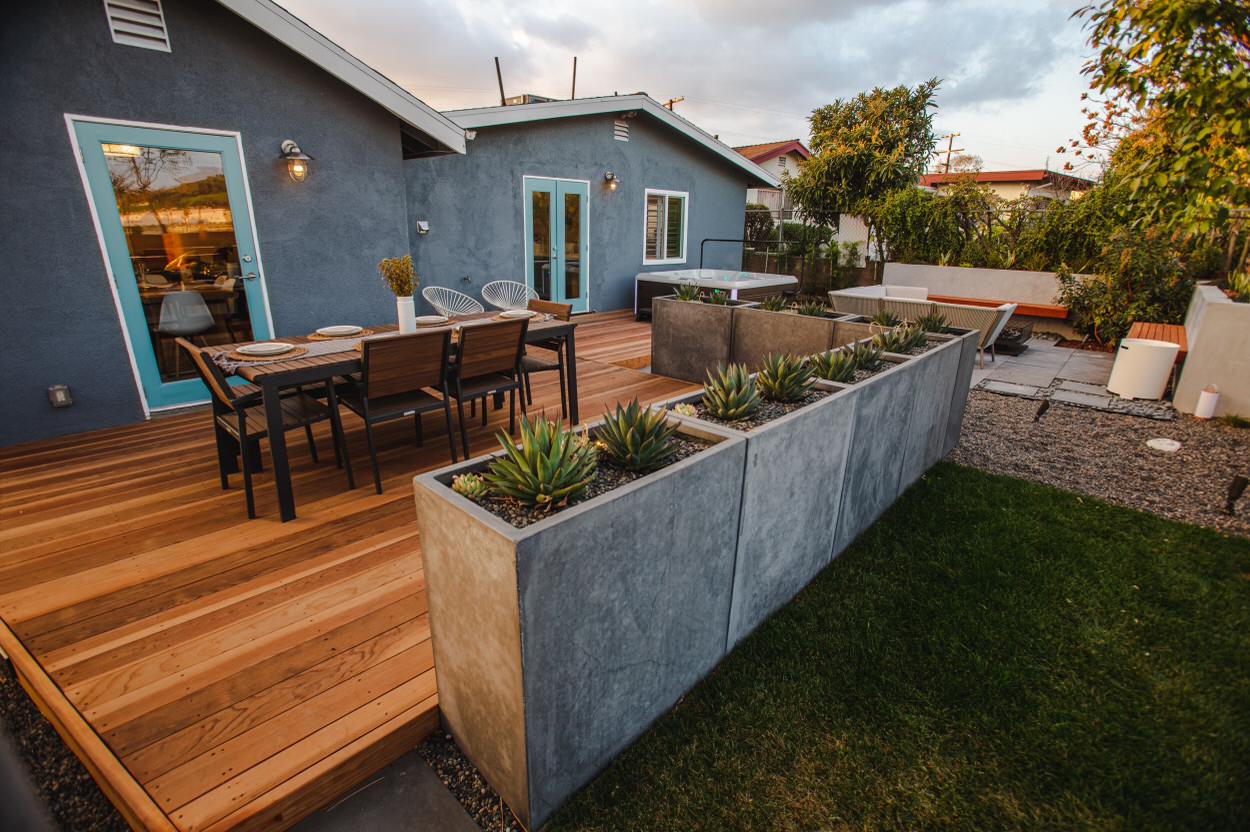 Low Maintenance Outdoor Living Space and Dining