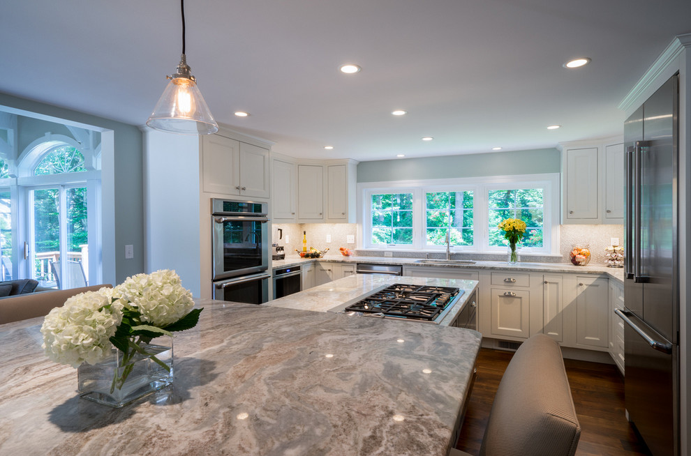 Kitchen - transitional kitchen idea in Boston