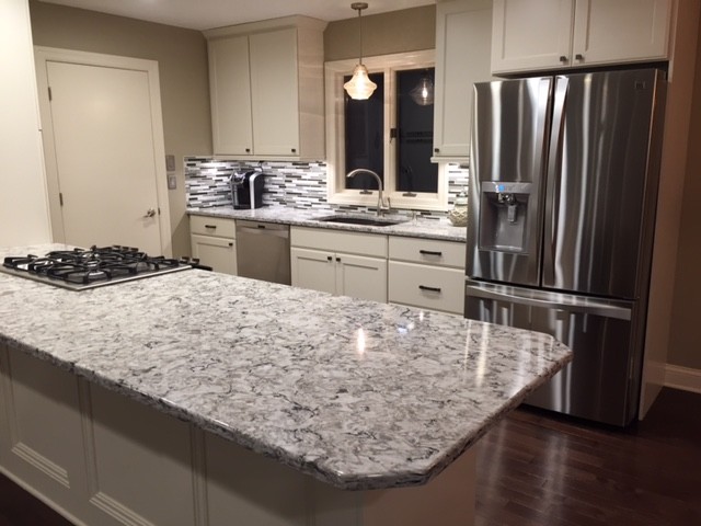 Inspiration for a transitional kitchen remodel in Omaha