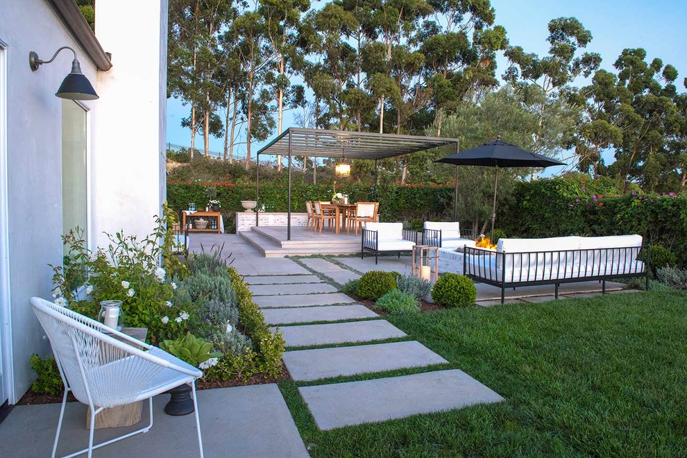 Design ideas for a transitional landscaping in Orange County.