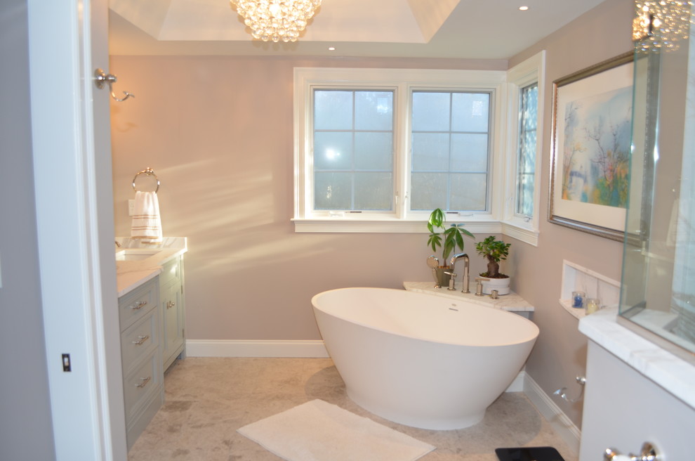 Mid-sized transitional bathroom photo in Boston