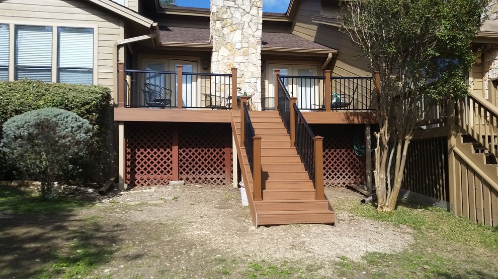 Transitional deck photo in Austin