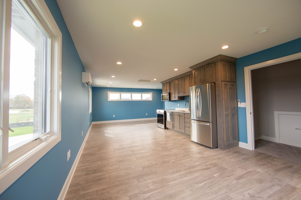 Minimalist home design photo in Indianapolis