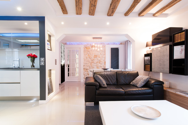CUISINE BLANCHE EN VERRE modern-kitchen