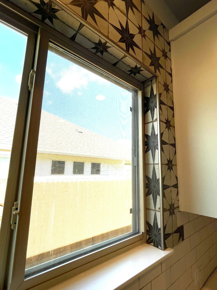 Kitchen Backsplash - Combined Window Accent Tile with 3 x 6 subway tile ...