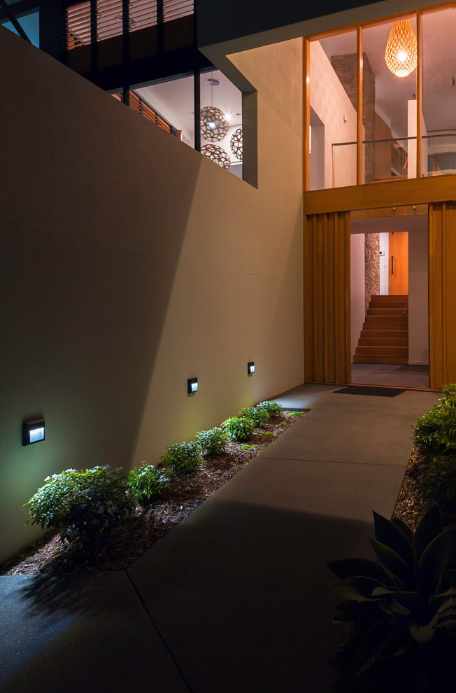 This is an example of a contemporary entrance in Sunshine Coast.