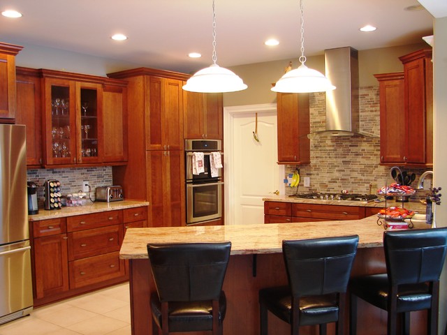 Solon Kitchen - Traditional - Kitchen - Cleveland - by Lonny at K and B