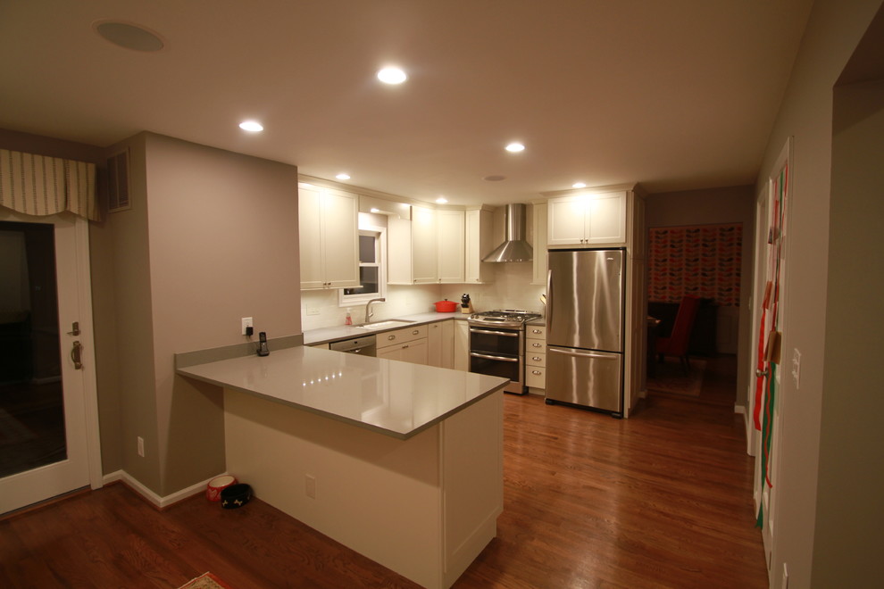 Home design - transitional home design idea in DC Metro