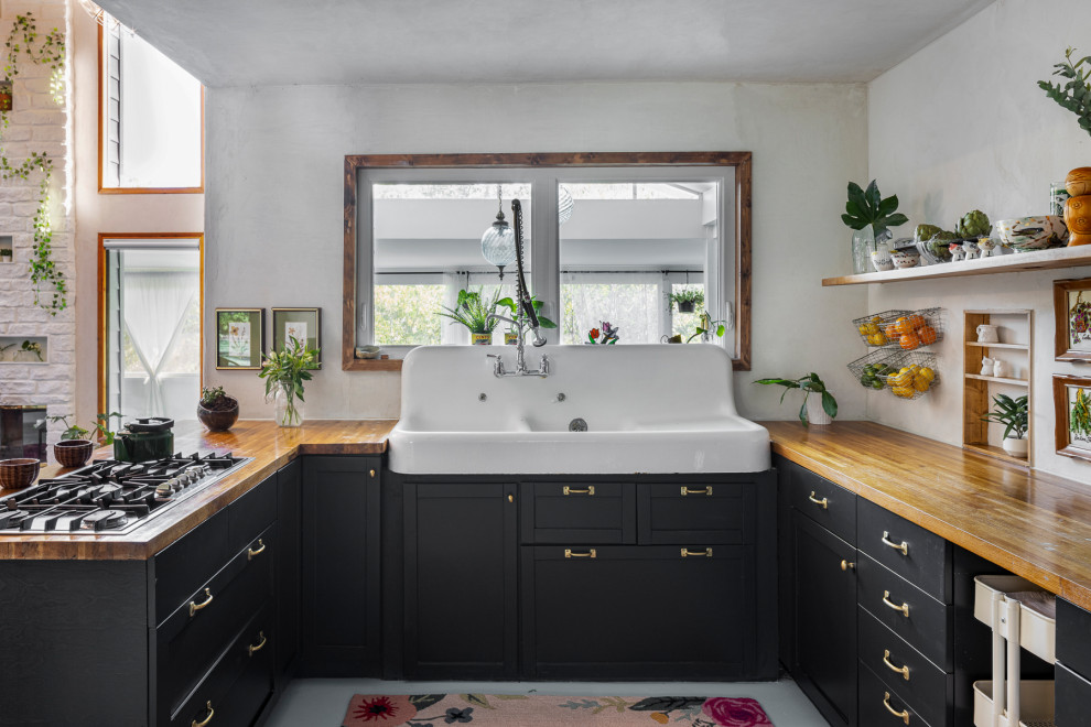 Inspiration for an eclectic kitchen remodel in Austin