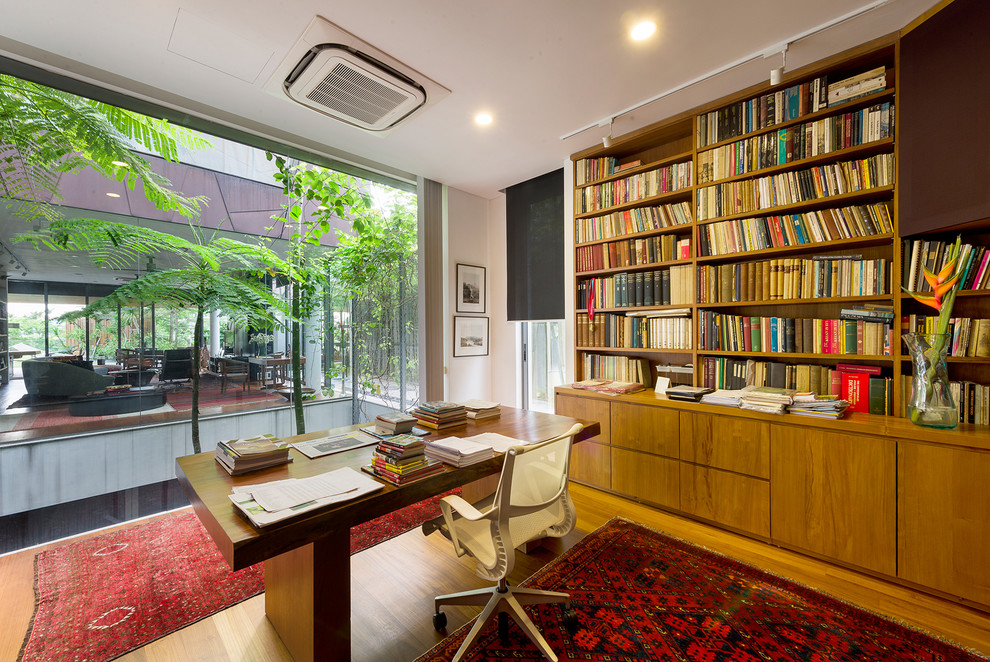 Design ideas for an asian home office in Singapore.