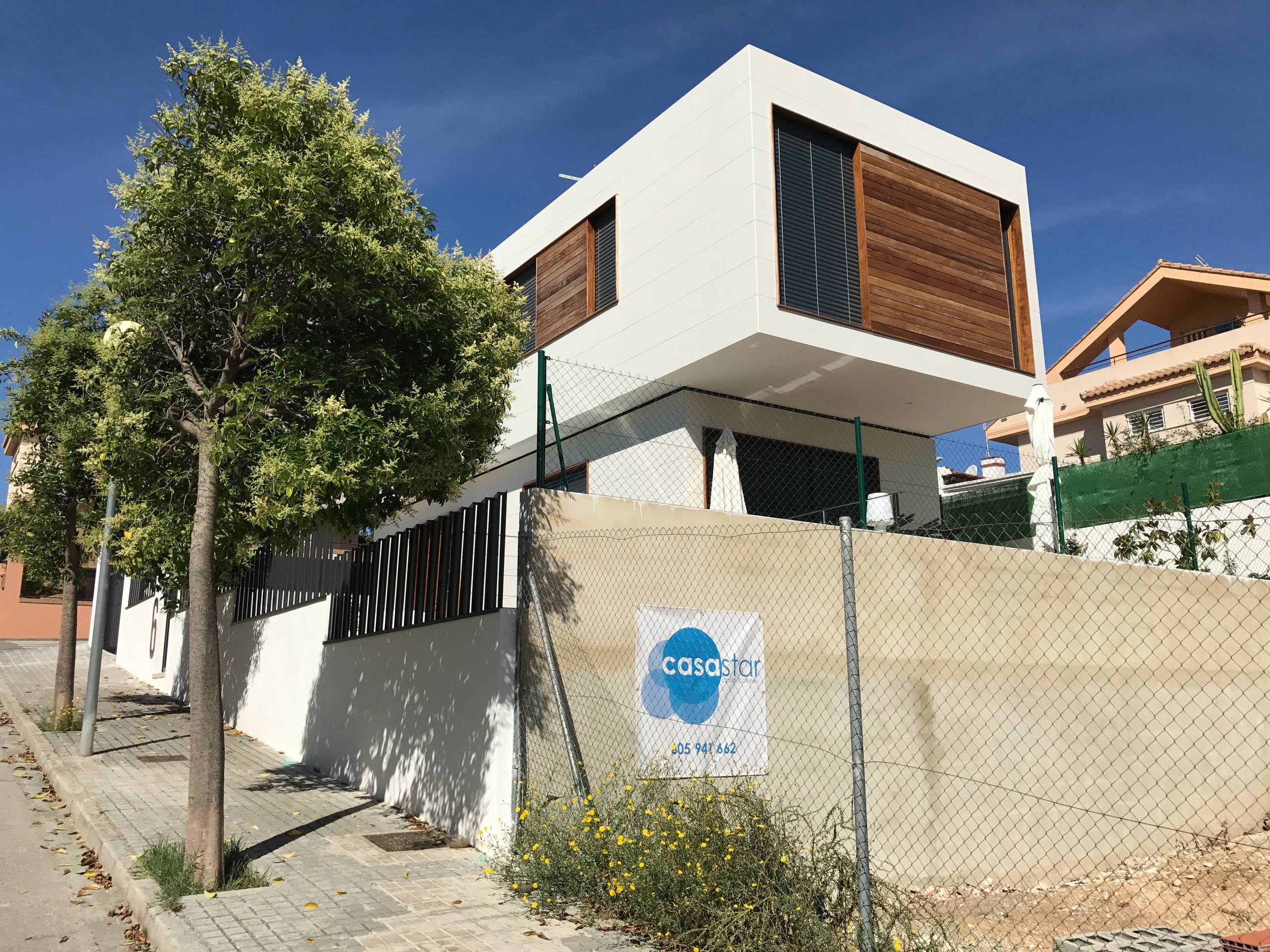 Piscina y urbanización exterior. Parcela Godella