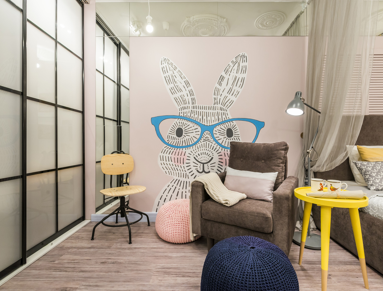 Художественная роспись в интерьере "Кролик"