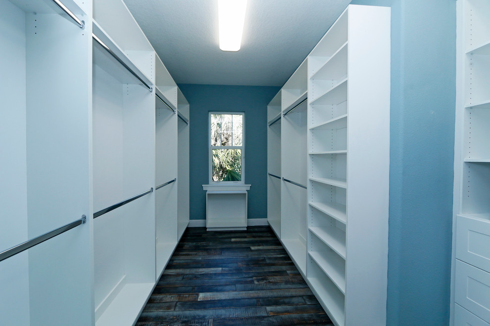 Photo of a storage and wardrobe in Orlando.