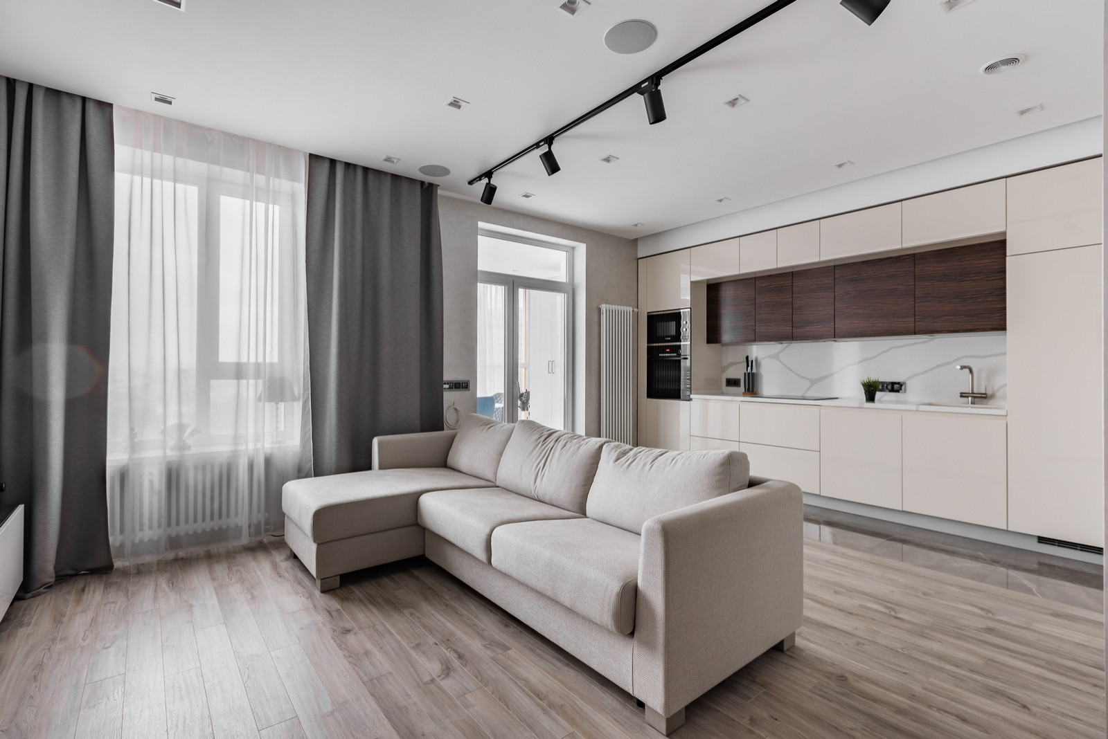 Life Ботаническая