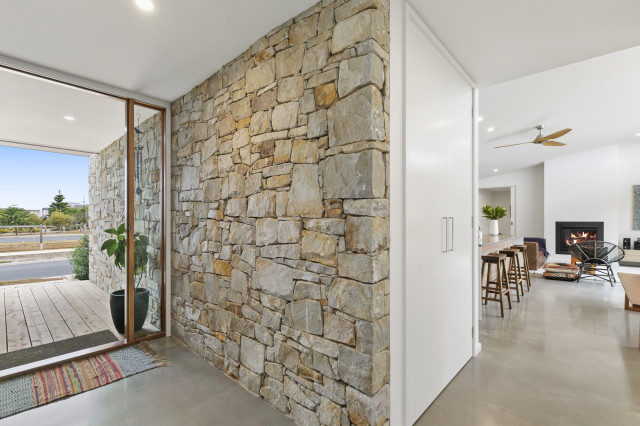 Entry beach-style-entry