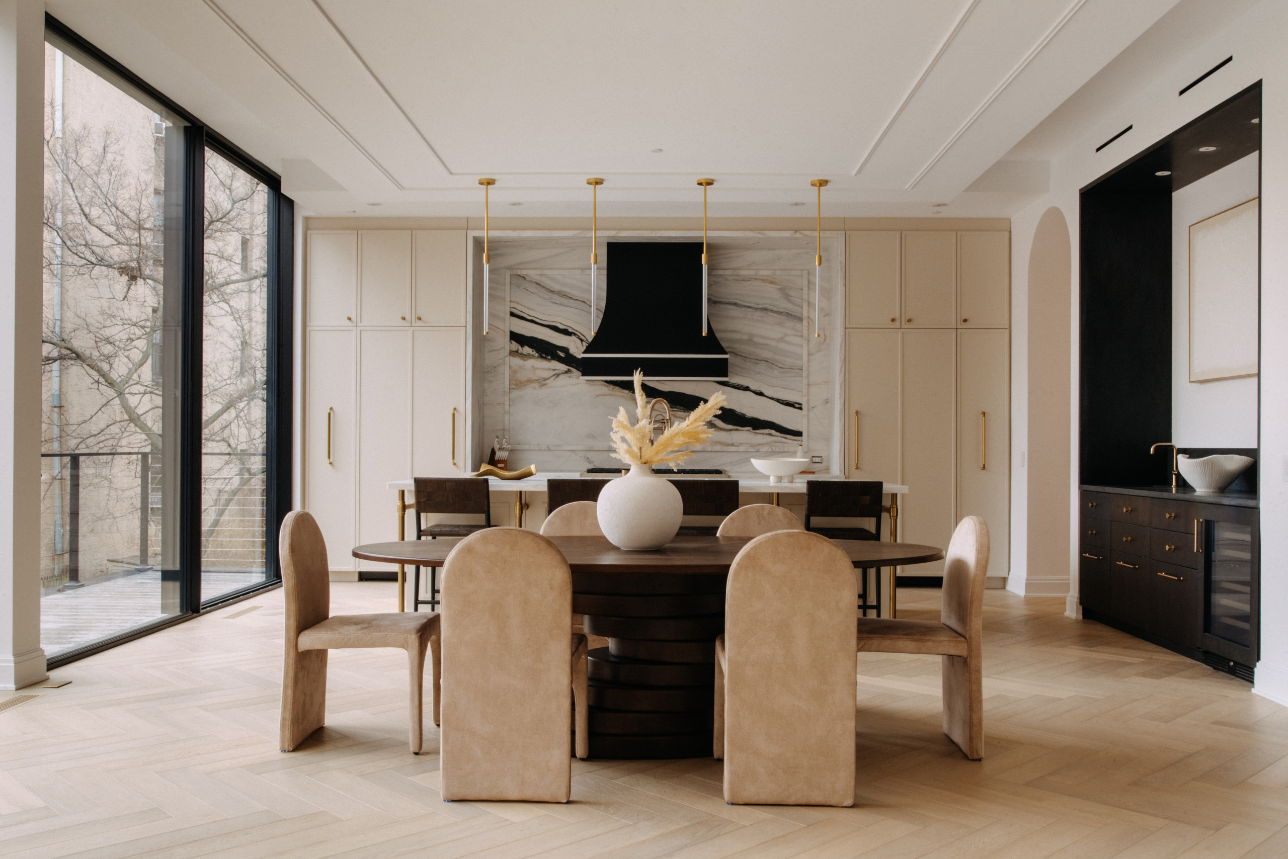 Dining room into kitchen