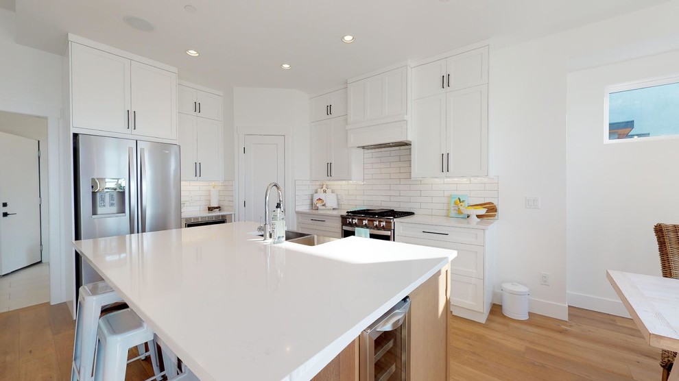 Kitchen - transitional kitchen idea