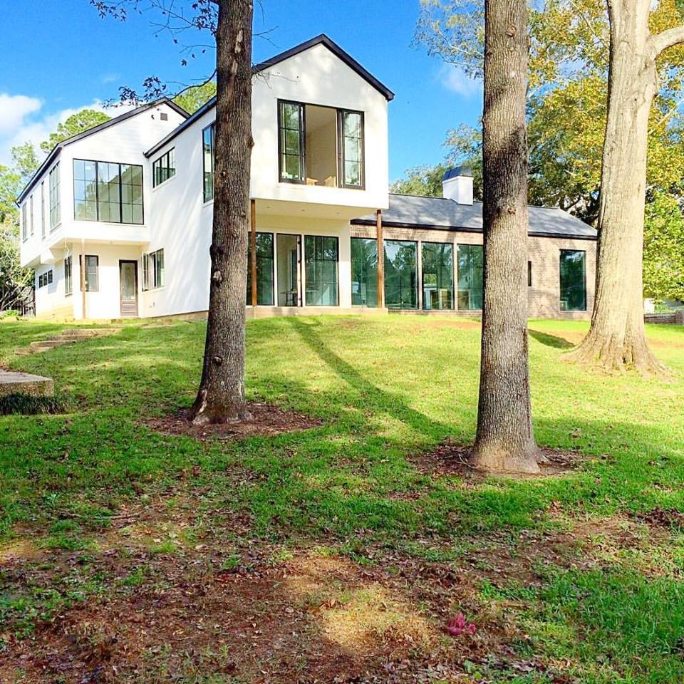 Home design - transitional home design idea in New Orleans