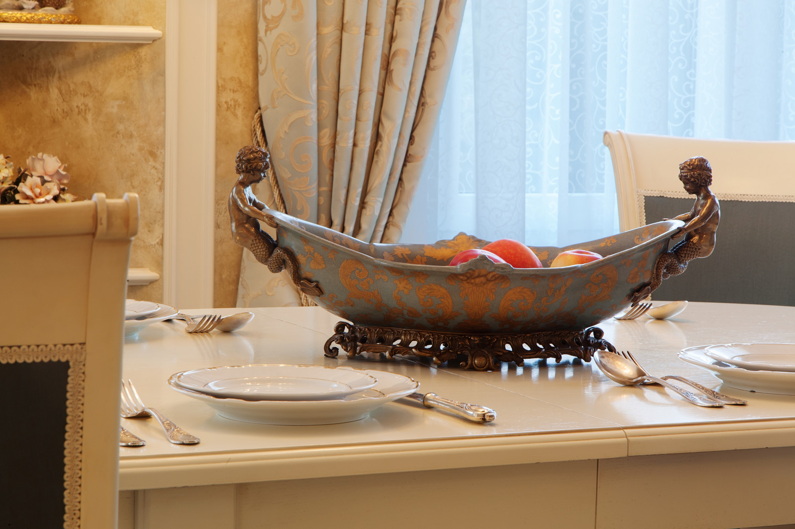 Гостиная, прихожая и холл в Классическом стиле. Фото реализованоного проекта