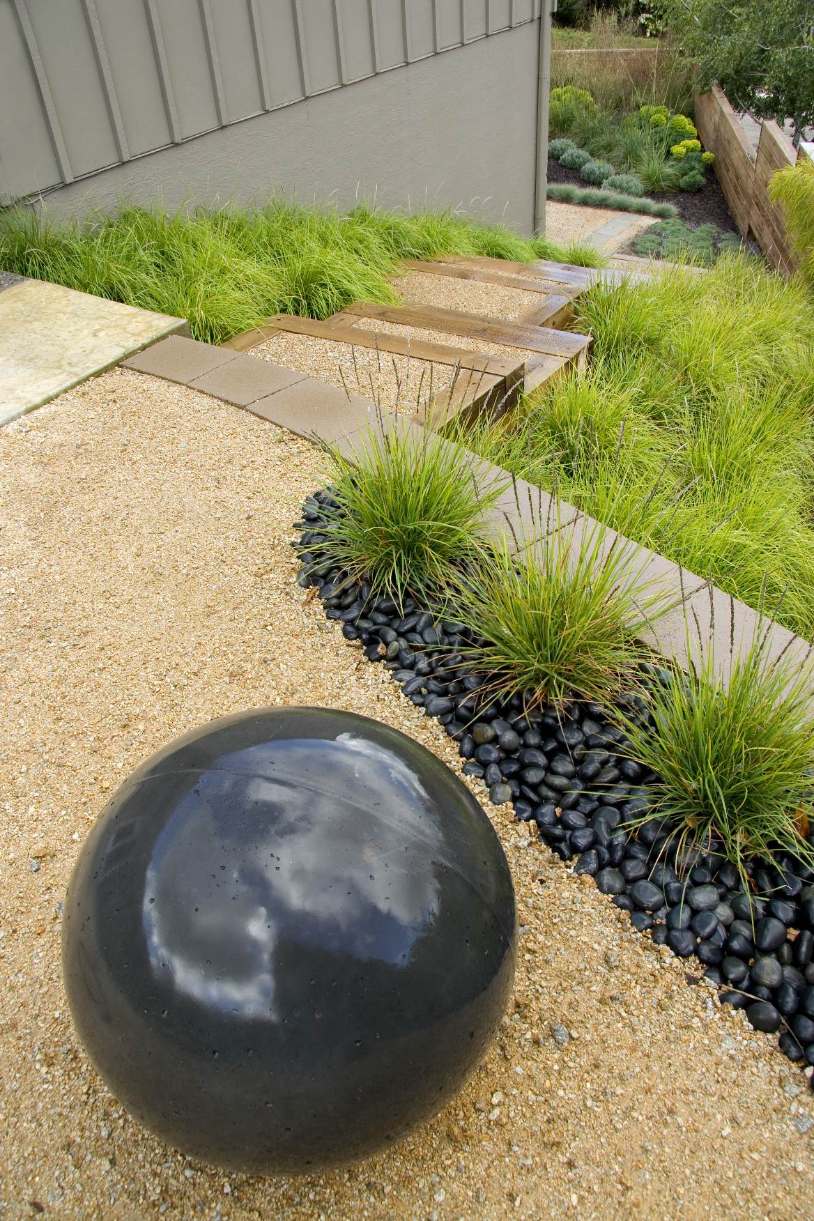 Pebble Surfaces That Rock, Indoors and Out, image size:1168x1752