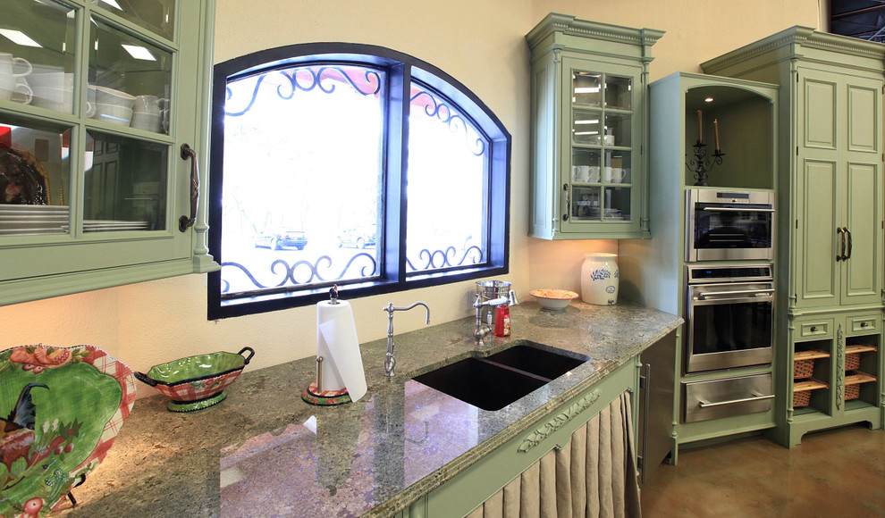 Example of a transitional kitchen design in Austin