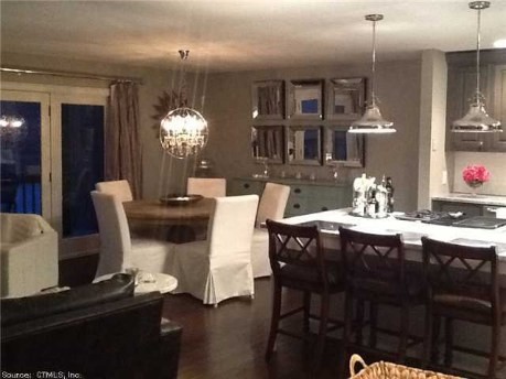 Inspiration for a transitional kitchen remodel in Bridgeport