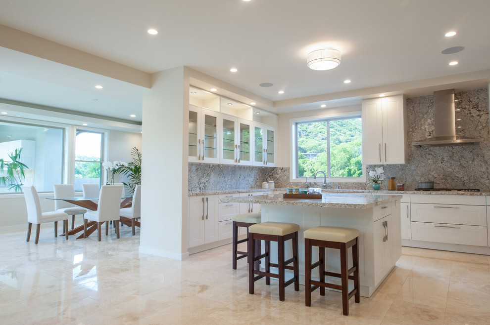 Photo of a transitional kitchen in Hawaii.